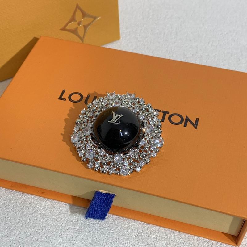 LV Brooch 11yxx01